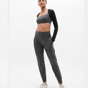 Excellent Condition Athleta Salutation Jogger in Shadow Grey Size XS Butter Soft